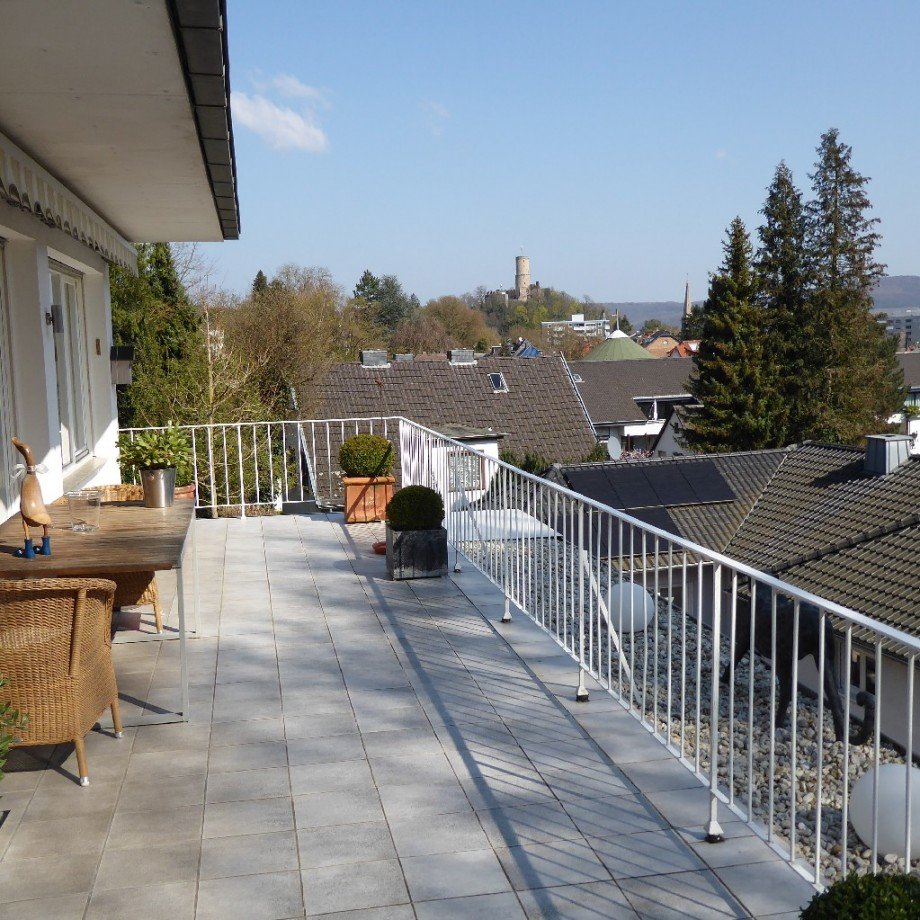 gro�er Balkon mit Blick auf die Godesburg Terrassenwohnung Bonn