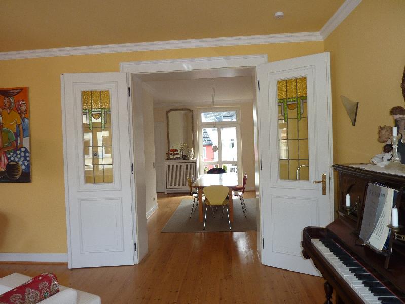 Wohnzimmer mit Blick auf Essbereich Maisonettewohnung Bonn