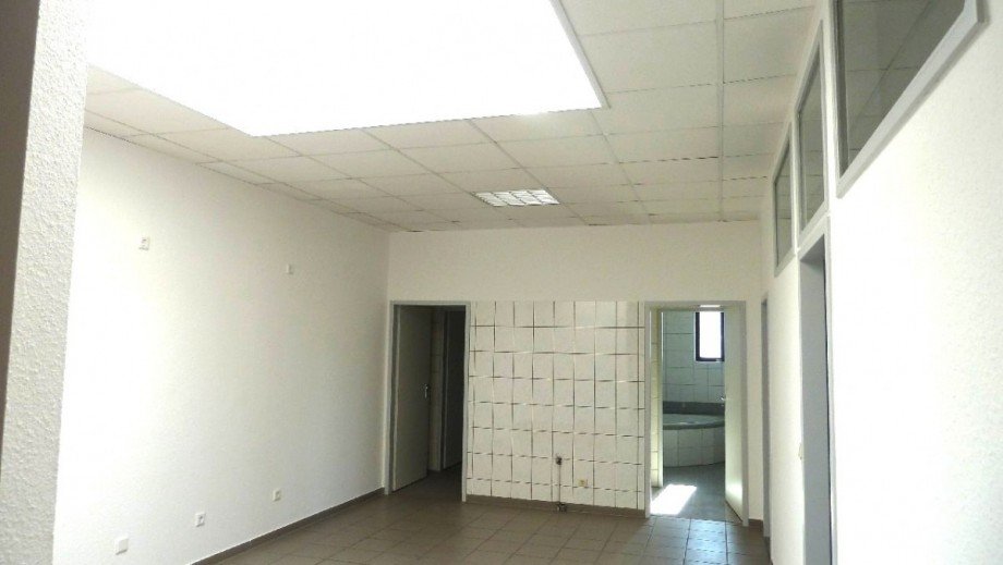 Eingangsbereich mit Lichtkuppel B�rofl�che Bonn