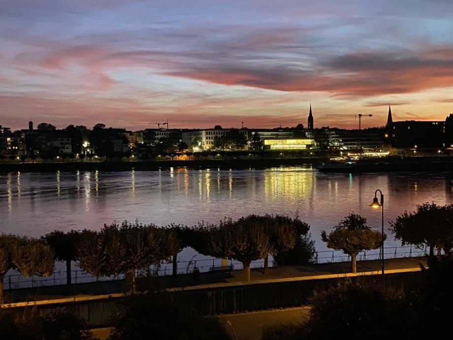 Bonn bei Nacht Etagenwohnung Bonn