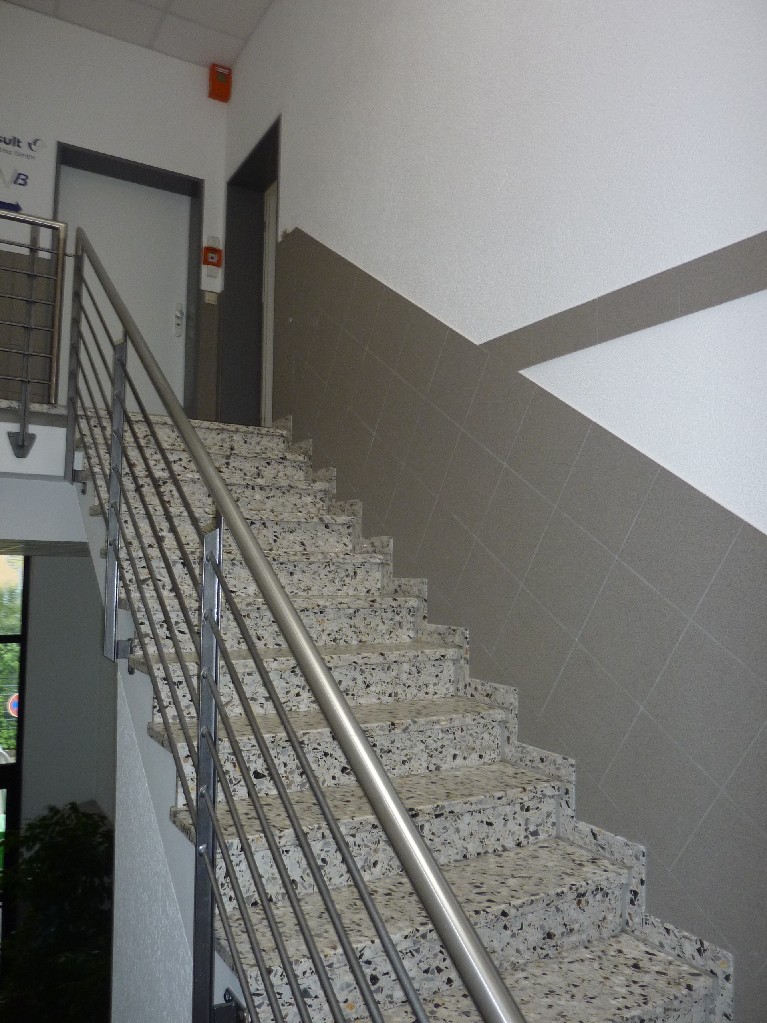 modernes Treppenhaus B�rofl�che Bonn