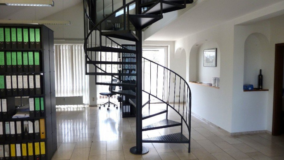 1. OG mit Wendeltreppe ins 2. OG B�rofl�che Bonn
